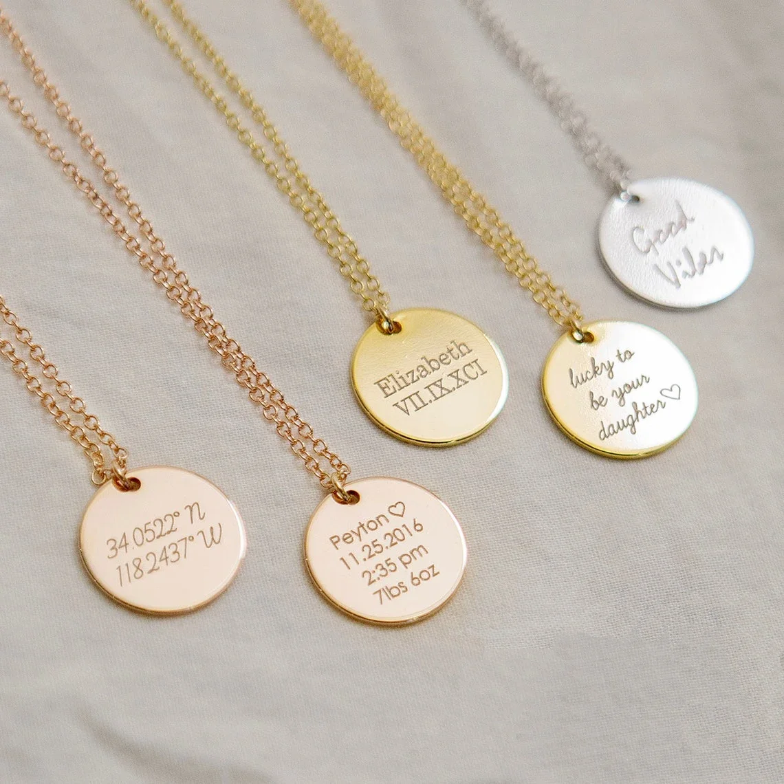 Tùy Chỉnh Khắc Tên Ngày Tròn D - đánh giá và giá Birth Flower Necklace