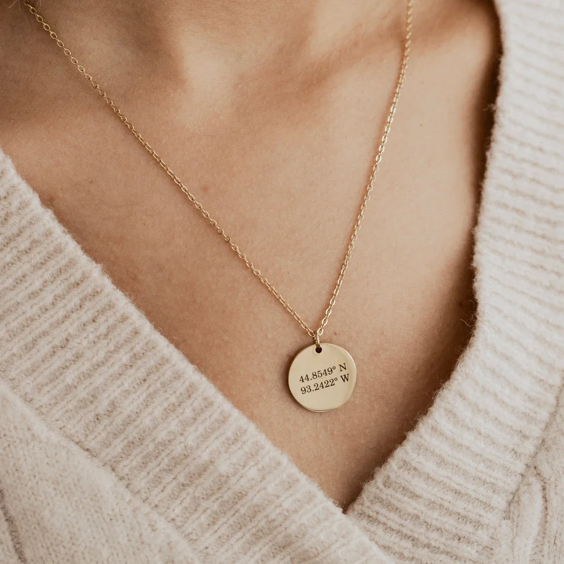 Tùy Chỉnh Khắc Tên Ngày Tròn D - đánh giá và giá Birth Flower Necklace